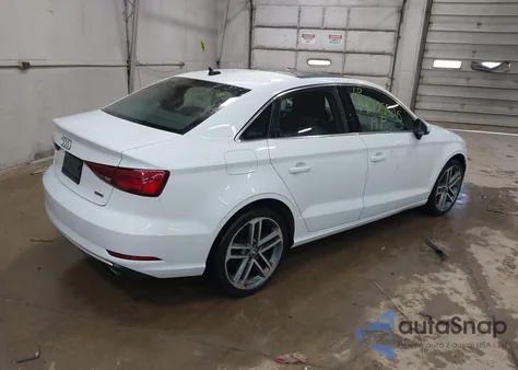 2019 Audi A3 45 Premium z USA, uszkodzony, nr VIN WAUBEGFF6KA113766